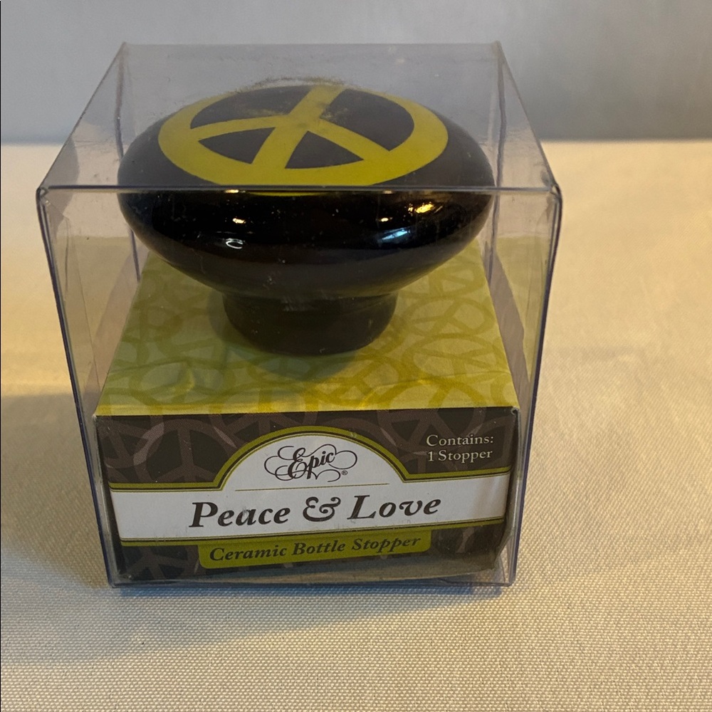 NEW RARE 2010 Epic Peace & Love black & green ceramic wine bottle stopper retro